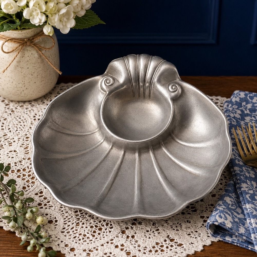 Wilton RWP Pewter Clamshell Dish / Chip & Dip Server / Nautical Beach Home Decor